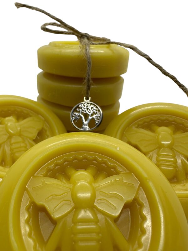 WAX ΜELTS BEES - Image 2
